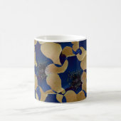 Art des Blumenmusters in Beige und Blau/Blume Kaffeetasse (Mittel)