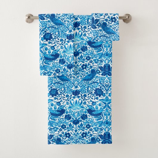 Art Nouveau Bird and Blume Tapestes, Blue & White Badhandtuch Set (Insitu)
