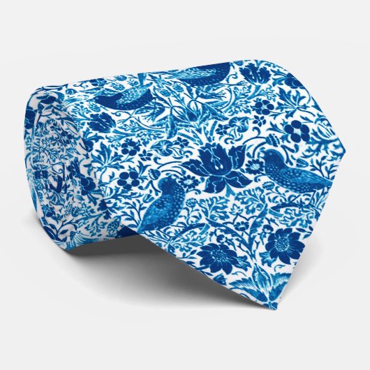 Art Nouveau Bird and Blume Tapestes, Blue & White Krawatte (Gerollt)