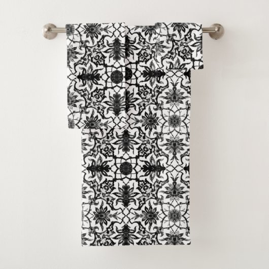 Art Nouveau Chinese Tile, Black and White Badhandtuch Set (Insitu)