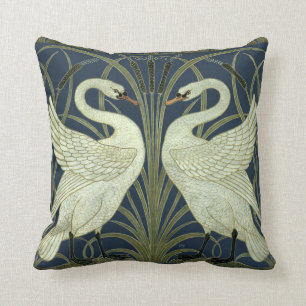 Art Nouveau-Schwäne von Walter Crane im Vintage-St Kissen