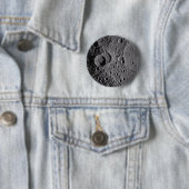 Artemis II Mondkrater Button (Beispiel)