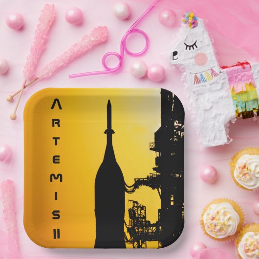 Artemis II to Launch Pad Pappteller (Party)
