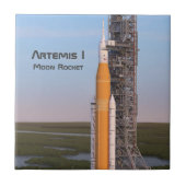 Artemis One Moon Rocket auf Pad Fliese (Vorderseite)