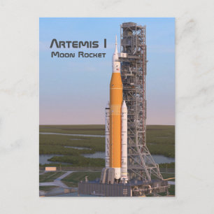 Artemis One Moon Rocket auf Pad Postkarte