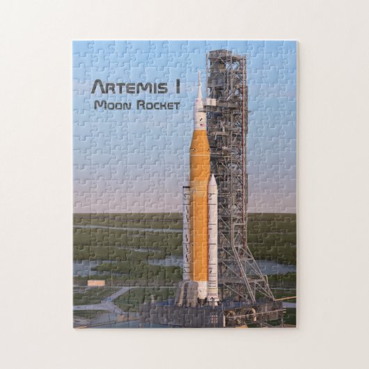 Artemis One Moon Rocket auf Pad Puzzle (Vertikal)