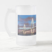 Arthur Ravenel Bridge bei Mattierter Tasse (Links)