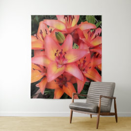 Artisitc Coral Colored Garden Lilies Wandteppich