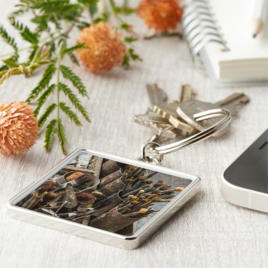 Artist Paintbrushes in Old Rusty Tin Cans Schlüsselanhänger (Seite)