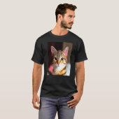Artistic Baby Faced Yellow Mit Augen Brown Tabby C T-Shirt (Vorne ganz)