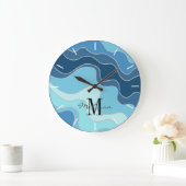Artistic Blue Ocean Waves Beach Monogram Große Wanduhr (Zuhause)