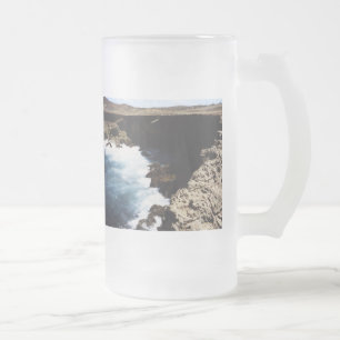 Aruba Ozean kracht auf die Felsen Mattglas Bierglas