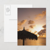 Aruba, Silhouette Palapa am Strand bei Sonnenunter Postkarte (Vorne/Hinten)