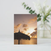 Aruba, Silhouette Palapa am Strand bei Sonnenunter Postkarte (Stehend Vorderseite)