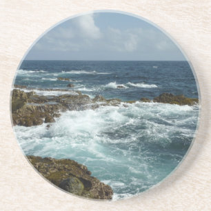 Arubas Felsküste und blauer Ozean Getränkeuntersetzer