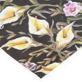 Arum Lily künstlerisches Blumendesign auf schwarz Kurzer Tischläufer (Ecke)