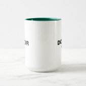 ARZT Est. Jahr Tasse (Zentrum)