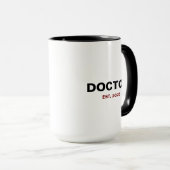ARZT Est. Jahr Tasse (VorderseiteRechts)