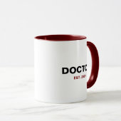 ARZT Est. Jahr Tasse (VorderseiteRechts)