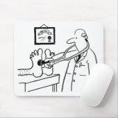 Arzt mit Stethoskop überprüft Füße Mousepad (Mit Mouse)