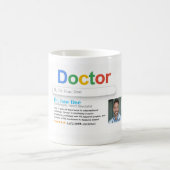 Arzt-Suche Stil Individueller Name Becher – Person Kaffeetasse (Mittel)
