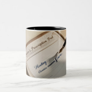 Arztbestellungen: Kaffee & Cheer Zweifarbige Tasse