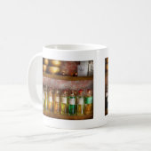 Ärztin - Farbenheilmittel Kaffeetasse (Vorderseite Links)