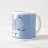 Ärztliche Fachschule Grad 2024 Jumbo-Tasse (Vorderseite Rechts)