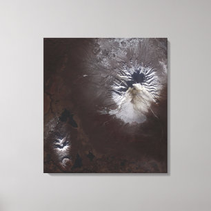 Asche färbt sich auf Russlands Shiveluch-Vulkanà  Leinwanddruck