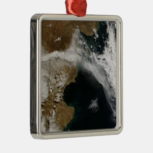Aschewolke aus dem Ausbruch des Chaiten-Vulkans, C Silbernes Ornament (Rechts)