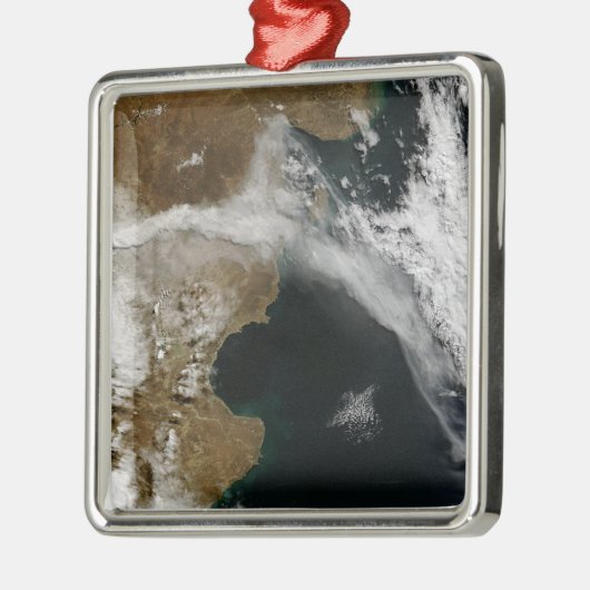 Aschewolke aus dem Ausbruch des Chaiten-Vulkans, C Silbernes Ornament (Links)
