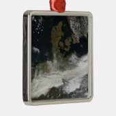 Aschewolke vom Vulkan 2 Ornament Aus Metall (Rechts)