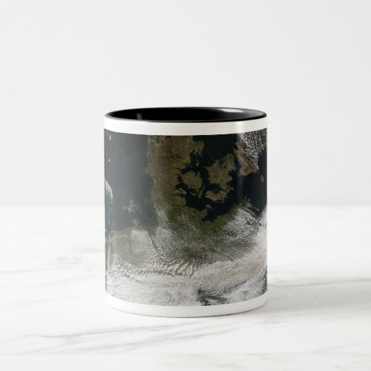 Aschewolke vom Vulkan 2 Zweifarbige Tasse (Mittel)