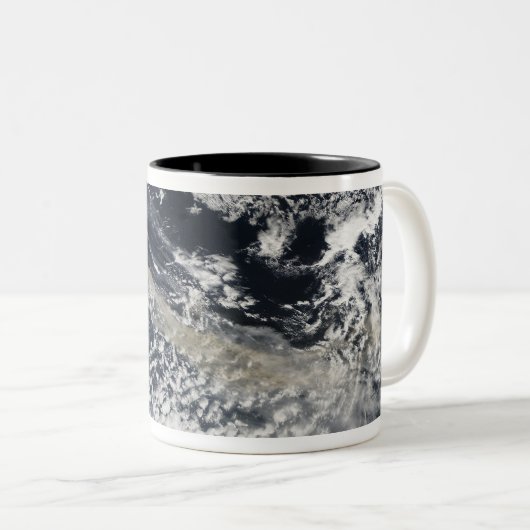 Aschewolke vom Vulkan Eyjafjallajokull Zweifarbige Tasse (VorderseiteRechts)