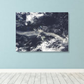 Ash Plume aus Soufriere Hills, Montserrat Leinwanddruck (Insitu (Holzboden))