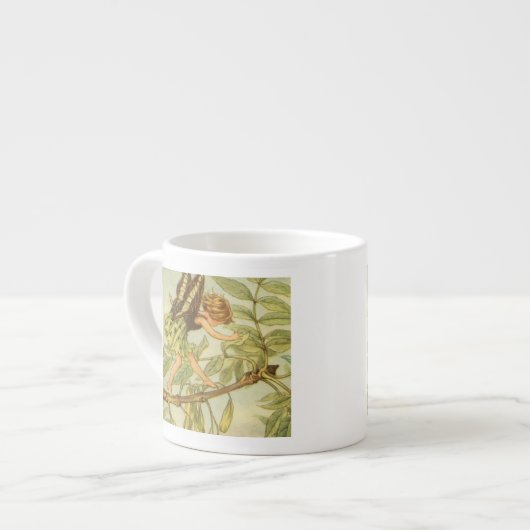 Ash Tree Fairy Walking auf Zweig Espressotasse (Vorderseite Links)