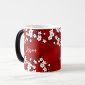 Asia Floral White Cherry Blossom Red Monogram Verwandlungstasse (Vorderseite Links)