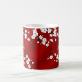 Asia Floral White Cherry Blossom Red Monogram Verwandlungstasse (Mittel)