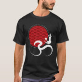 Asian Red Sun Yoga & Modern Zen Calligraphy Om Om T-Shirt (Vorderseite)