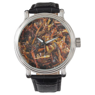 Asiatische Küche mit frittiertem Grasshopper (Takk Armbanduhr