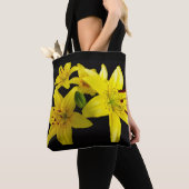 Asiatische Lilien auf schwarz Tasche (Von Nahem)