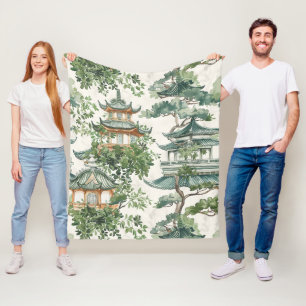 Asiatische Pagode in Verdant Landscape (10) Fleecedecke
