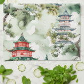 Asiatische Pagode in Verdant Landscape (4) Geschirrtuch (Gefaltet)