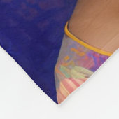 Asiatische Prinzessin mit großem blauen Hut Fleecedecke (Ecke)