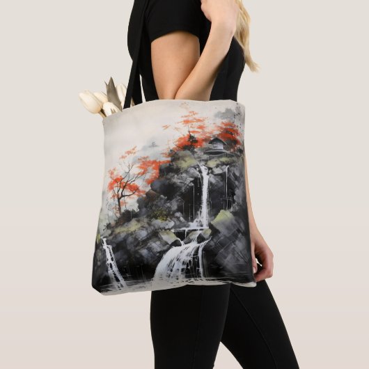 Asiatische Wasserfalllandschaft Tasche (Von Nahem)