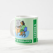 Asiatischer Computerprogrammierer mit Namen. Kaffeetasse (Vorderseite Links)