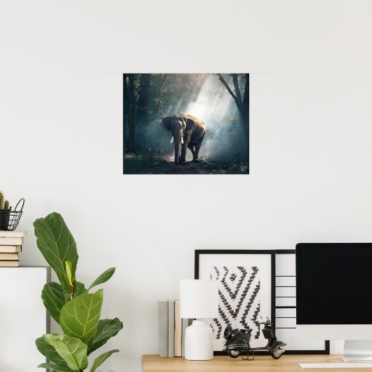 Asiatischer Elefant in einem sonnenbeleuchteten Wa Poster (Heimbüro)