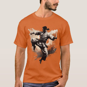 Asiatischer Meister Katate Kämpfer im Spin Kick T-Shirt