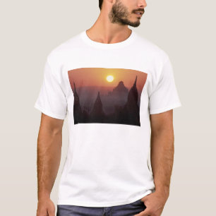 Asien, Birma (Myanmar), Heide (Bagan) Der Tempel T-Shirt