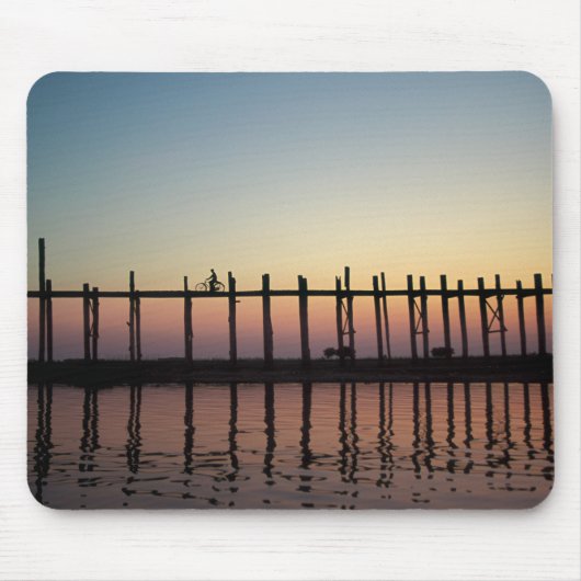 Asien, Birma (Myanmar) Silhouette von U Bien Mousepad (Vorne)